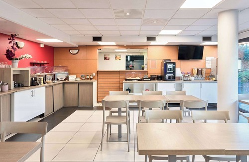 Saint-Cyr-l'Ecole Apartment | Comfort Aparthotel Versailles Saint Cyr l'Ecole