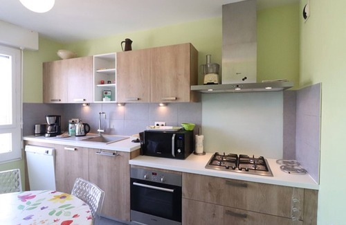 Aurillac Apartment | Comfort Apartment in Aurillac with Wifi, Parking and Balcony
