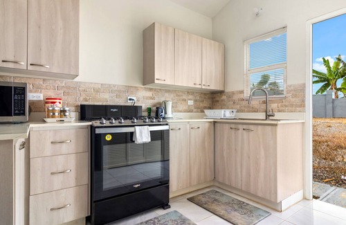 Discovery Bay House | Comfort @ArecaHomes ~ Beach Access~ Pool~WaterPark