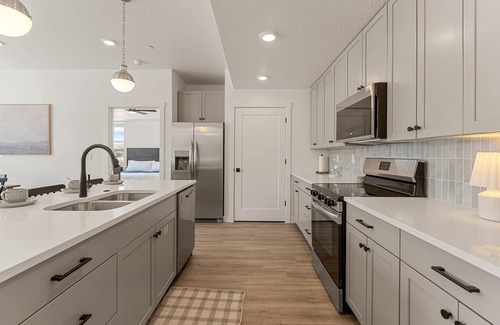 St. George Condo | Comfort at Cliff Side: Community Waterslide + Lazy River