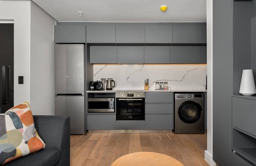 Sea Point Apartment | Comfort at The Avant with Pool and Braai @ Sea Point