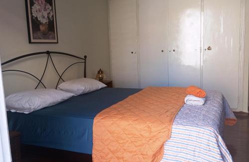 Athens House | Comfort bed in a room 5' from metro