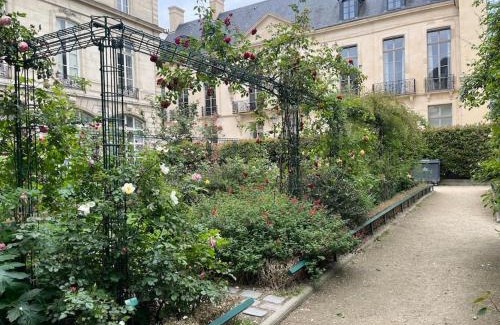 Archives Apartment | Comfort & design 2 BR near Place des Vosges
