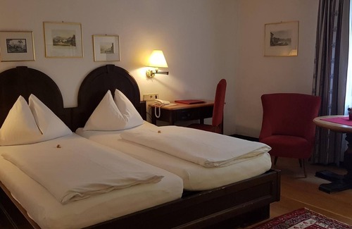 City Centre Salzburg Hotel | Comfort double room with shower or Bathroom, toilet - Altstadthotel Stadtkrug