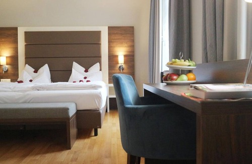 Moehnesee Apartment | Comfort double room with lake view