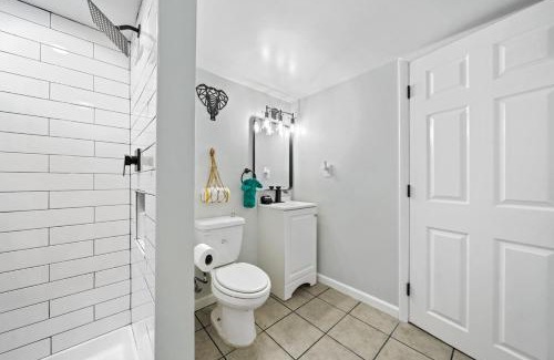 Coatesville Apartment | Comfort, Fun, & Charming - 5BR Oasis with Pool