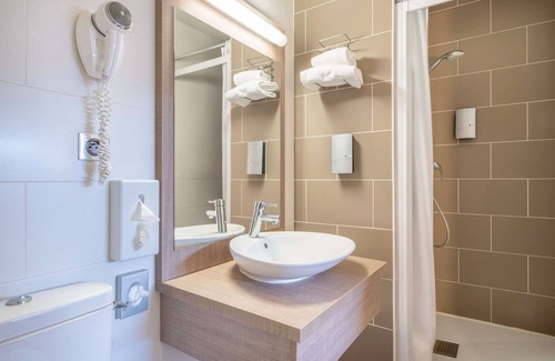 Linas Hotel | Comfort Hotel Linas Montlhery