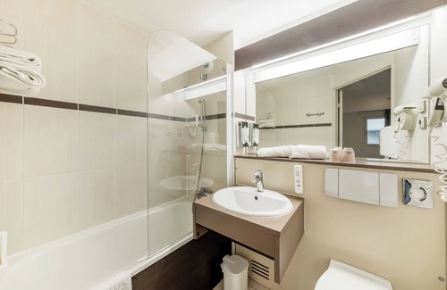 Saran Hotel | Comfort Hotel Orleans Saran