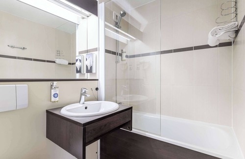 Saran Hotel | Comfort Hotel Orleans Saran