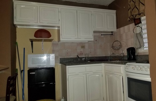 Camperdown Apartment | Comfort in the City!