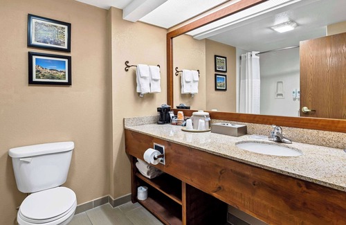 Pomerene Hotel | Comfort Inn Benson near Kartchner Caverns