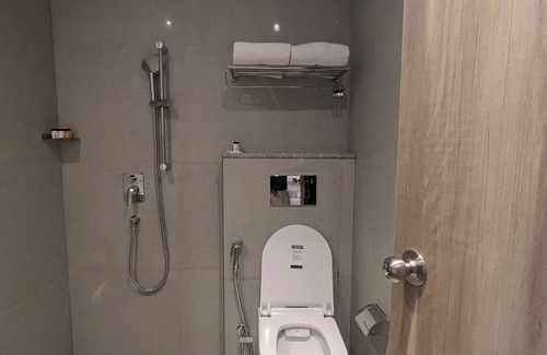 Delhi Hotel | Comfort INN Grand - Kaushambi