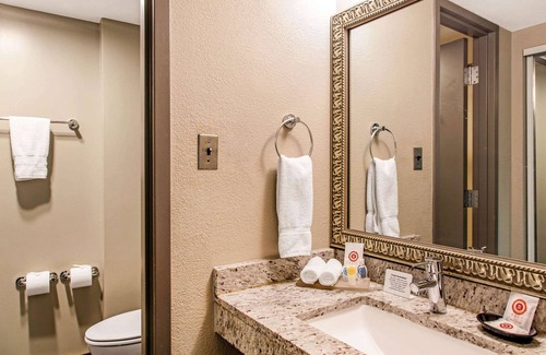 Lake Arbor Hotel | Comfort Inn Largo-Washington DC East