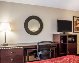 Bellville Hotel | Comfort Inn Splash Harbor
