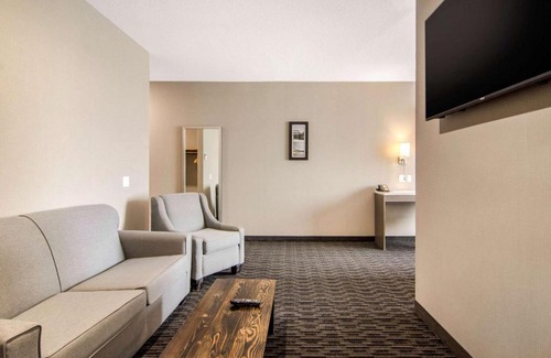 North Battleford Hotel | Comfort Inn & Suites