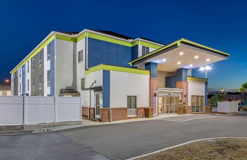 Dock Junction Hotel | Comfort Inn & Suites Brunswick I-95
