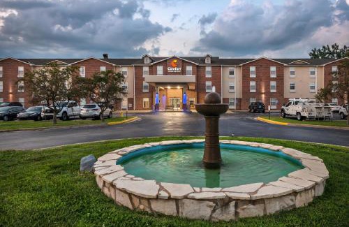 Chesterfield Hotel | Comfort Inn & Suites Chesterfield - St Louis