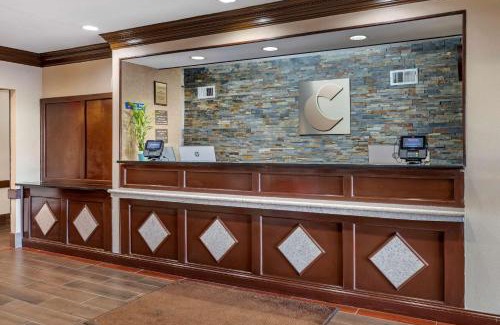 Clifton Hotel | Comfort Inn & Suites Cincinnati Uptown Clifton