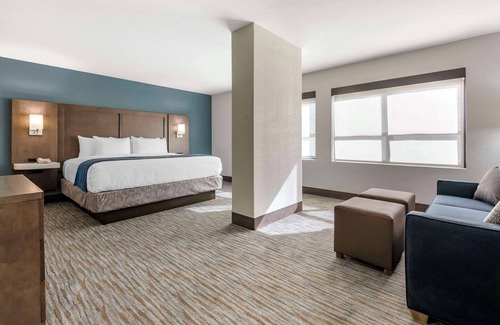 Downtown Miami Hotel | Comfort Inn & Suites Downtown Brickell - Port of Miami
