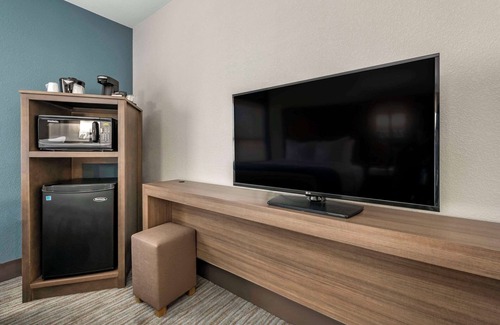 Downtown Miami Hotel | Comfort Inn & Suites Downtown Brickell - Port of Miami