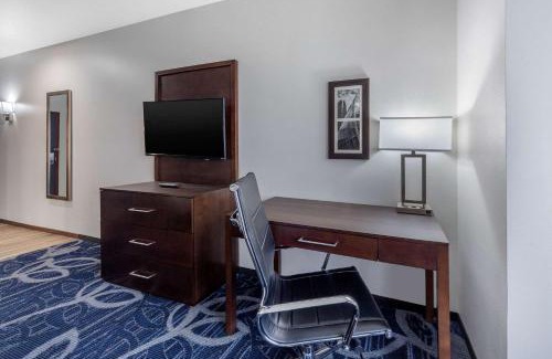 Central Oklahoma City Hotel | Comfort Inn & Suites Oklahoma City South I-35