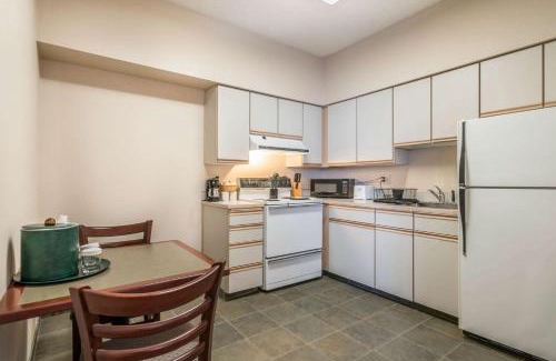 Haller Lake Hotel | Comfort Inn & Suites Seattle North