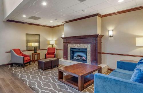 O'Fallon Hotel | Comfort Inn & Suites St Louis-O'Fallon