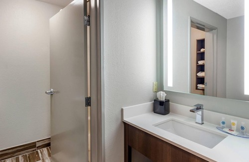 Troutville Hotel | Comfort Inn & Suites Troutville-Roanoke North
