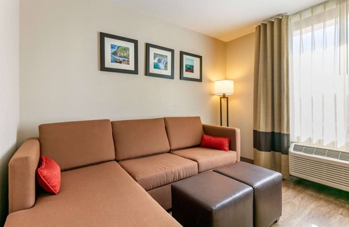 Van Buren Hotel | Comfort Inn & Suites Van Buren - Fort Smith