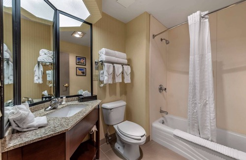 Warsaw Hotel | Comfort Inn & Suites Warsaw near US-30