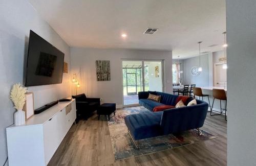 North Port Apartment | Comfort & Relaxation In a New modern home in a Peaceful Neighbourhood