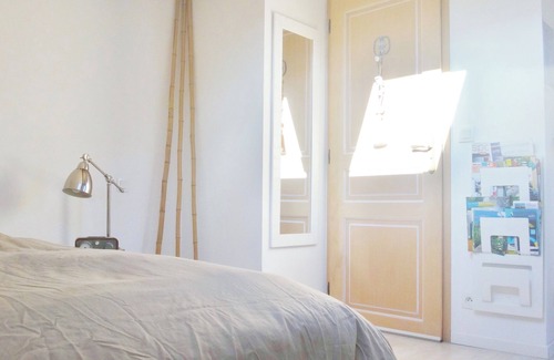 Saint-Egreve Bed & Breakfast | Comfort room in guest house l Tram