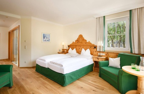 Dorfgastein Hotel | Comfort room with shower od. Bathroom, toilet - Römerhof, country hotel