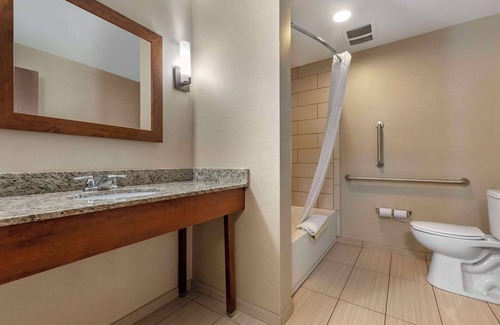 Bridgeport Hotel | Comfort Suites Bridgeport - Clarksburg