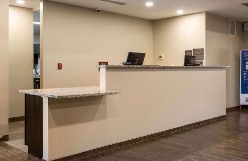 Brunswick Hotel | Comfort Suites Brunswick - Cleveland Southwest