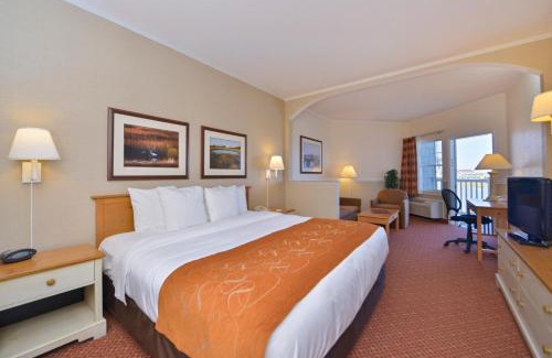 Chincoteague Hotel | Comfort Suites Chincoteague Island Bayfront Resort