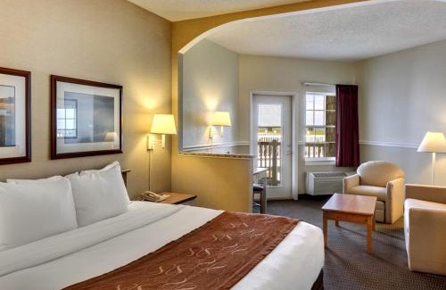 Chincoteague Hotel | Comfort Suites Chincoteague Island Bayfront Resort