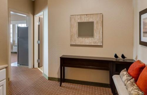 Chincoteague Hotel | Comfort Suites Chincoteague Island Bayfront Resort