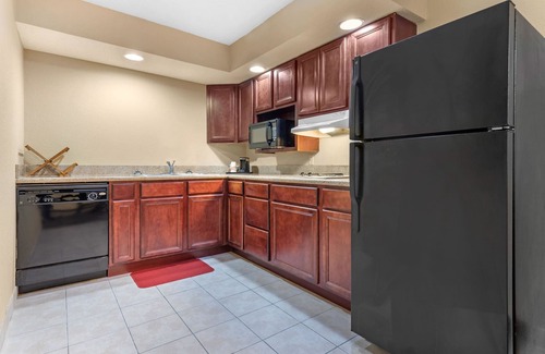 Findlay Hotel | Comfort Suites Findlay I-75