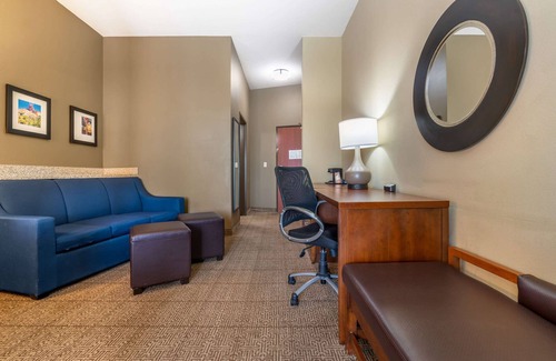 Gallup Hotel | Comfort Suites Gallup East Route 66 and I-40