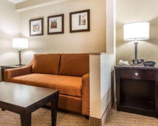Morrow Hotel | Comfort Suites Morrow- Atlanta South