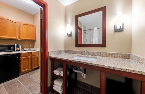 Roanoke Hotel | Comfort Suites Roanoke - Fort Worth North