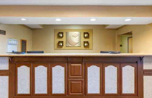 South Haven Hotel | Comfort Suites South Haven near I-96