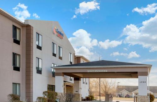 South Haven Hotel | Comfort Suites South Haven near I-96