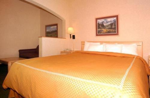 Dillon Hotel | Comfort Suites Summit County