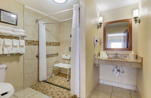 Wilson Hotel | Comfort Suites Wilson I-95