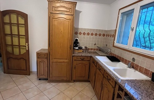 Vins-sur-Caramy Apartment | Comfort villa on the lake