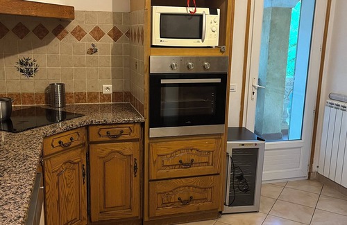 Vins-sur-Caramy Apartment | Comfort villa on the lake