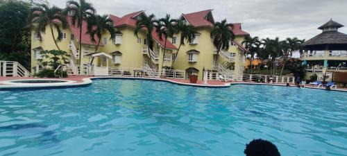 Ocho Rios Apartment | Comfort Zone at The Ridge E17