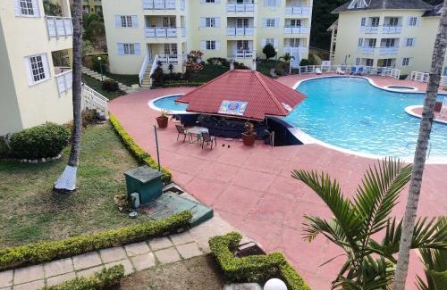 Ocho Rios Apartment | Comfort Zone at The Ridge E17
